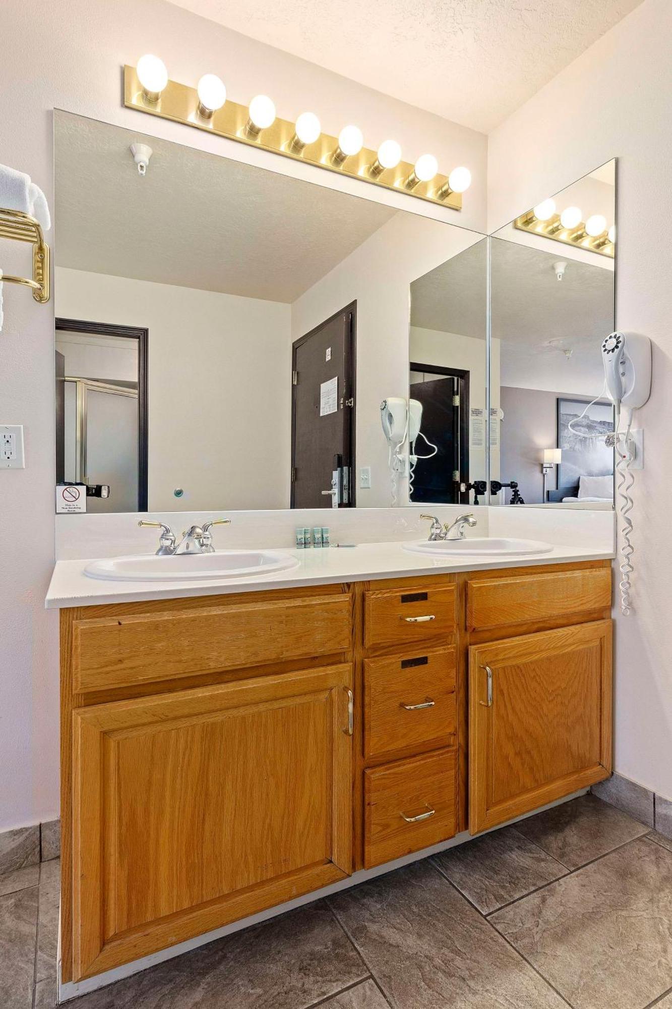 Surestay Hotel By Best Western Twin Falls Exterior photo